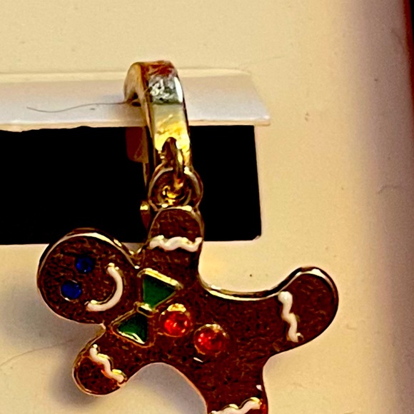 BNIB Betsy Johnson Gingerbread Huggie Earrings - Picture 3 of 5